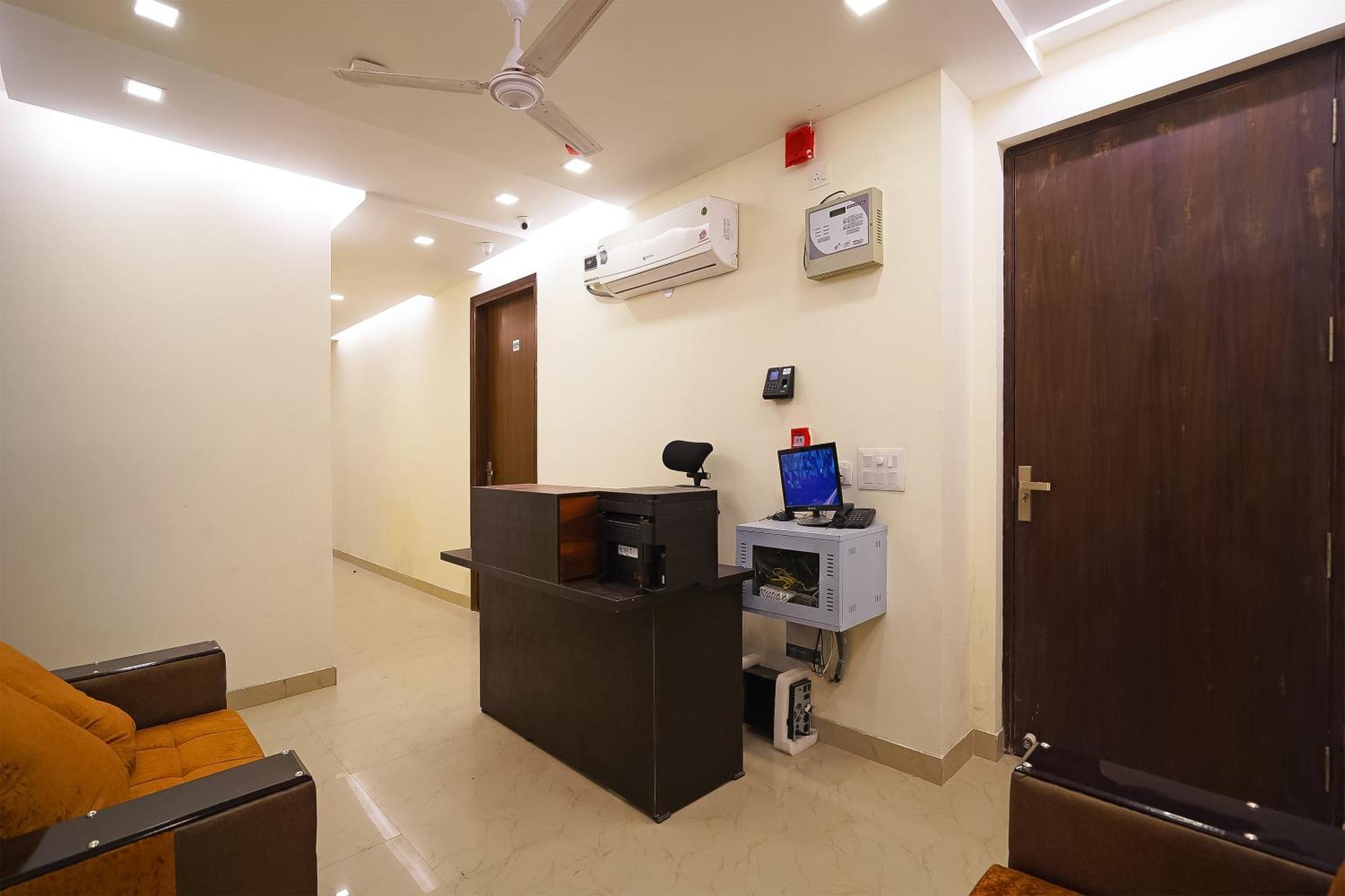 Hotel O Olive Saffron Delhi  Exterior foto